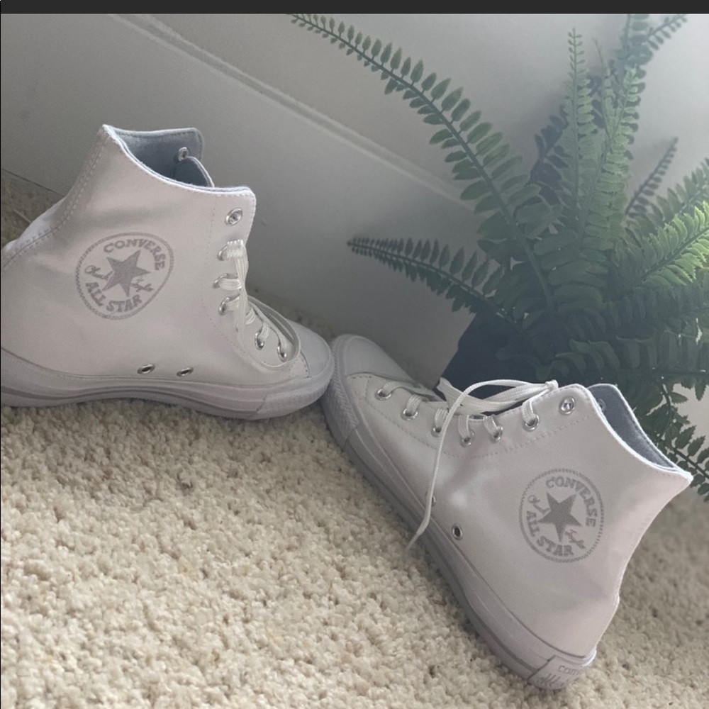 ‼️BRAND NEW All White LTD Edition Converse‼️